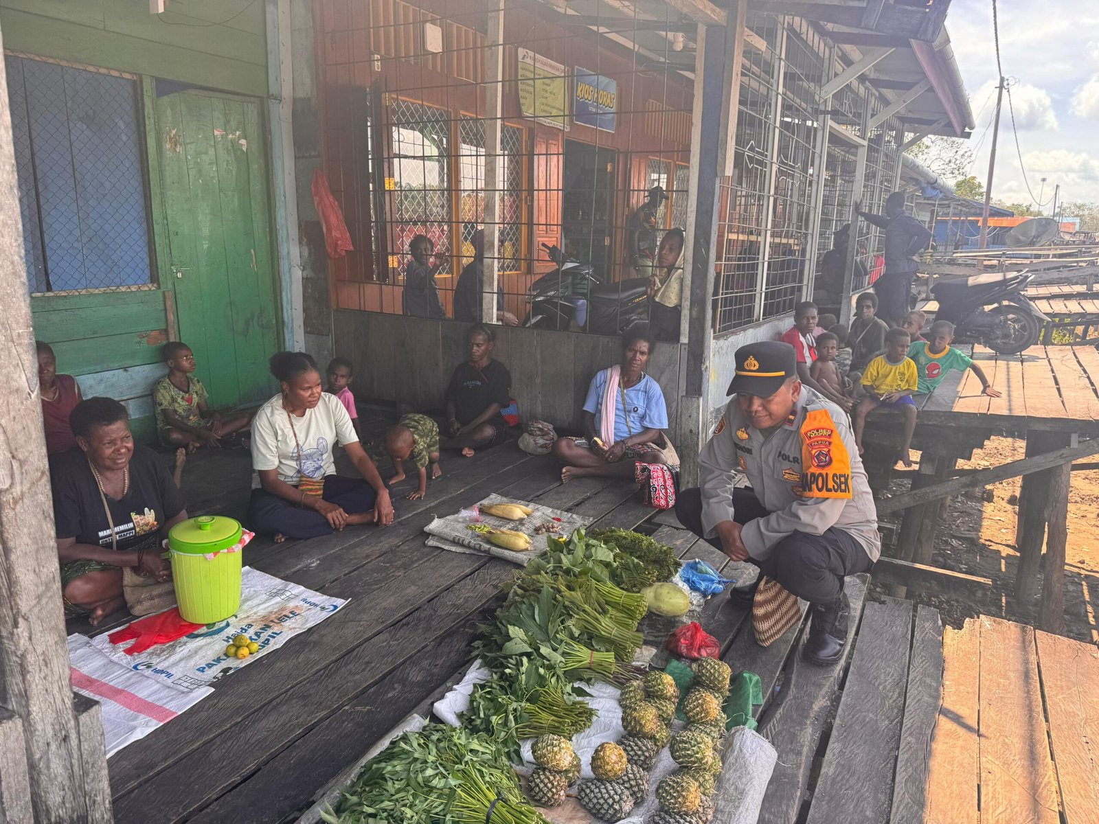 Tingkatkan Keamanan Wilayah, Polsek Citsk Mitak Laksanakan Patroli Dialogis