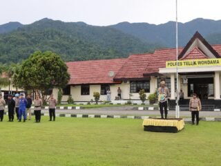 Kapolda Papua Barat Pimpin Apel Pagi dan Berikan Arahan kepada Personel Polres Teluk Wondama