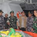 Peduli Bencana, Danrem 131/Santiago Tinjau Langsung Keberangkatan Bantuan Bahan Makanan dan Obat-Obatan untuk Korban Gempa Sangihe