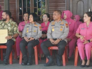 Polda Papua Barat Berikan Bantuan Air Bersih dalam Rangka Hari Bhayangkara ke-80