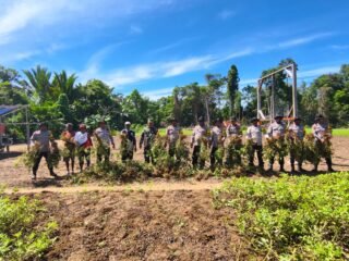 Polsek Bonggo Bersama Kelompok Tani Papua Nusantara Panen Kedua Kacang Tanah, Wujud Nyata Dukung Ketahanan Pangan
