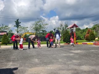 Semangat Kemerdekaan di Polsek Bonggo, Personel dan Keluarga Larut dalam Keceriaan