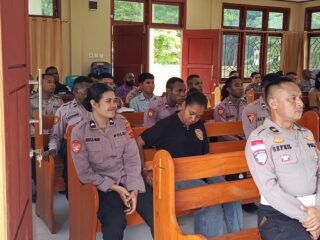 Lewat Firman Tuhan, Personel Polres Sarmi Perkuat Iman dan Integritas dalam Bertugas