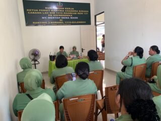 Pererat hubungan Silaturahmi dan Kekeluargaan, Ketua Persit KCK Cabang LXII Kodim 1310/Bitung Ny. Meryah Dewa Made melaksanakan Kunjungan kerja ke Ranting 03 persit KCK Koramil 1310-02/Lembeh
