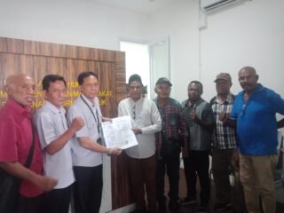 Ustadz Ismail Asso dan Massa Papua Pegunungan tengah Geruduk Kejagung, Desak Gubernur John Tabo serta ketua MRP Agus Nikilik Diperiksa
